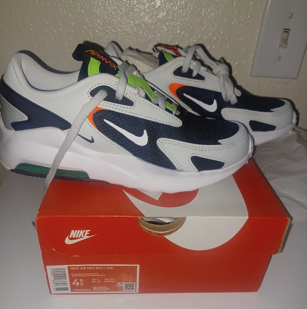 Nike Air Max Bolts